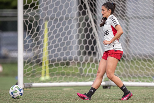 Isadora retorna aos campos após lesão