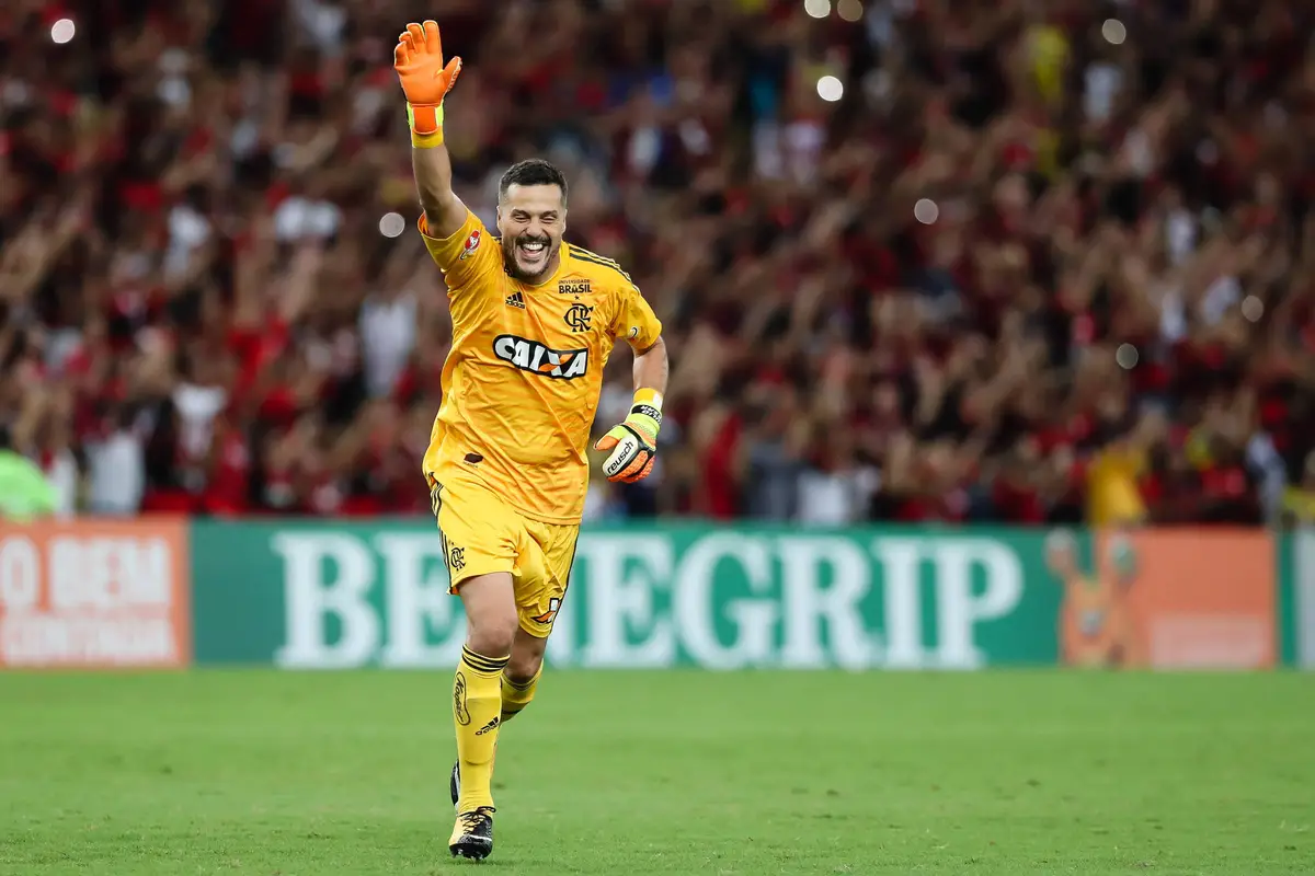 Julio Cesar não vê falha de Agustín Rossi em gol de Rodrigo Nestor no Morumbi