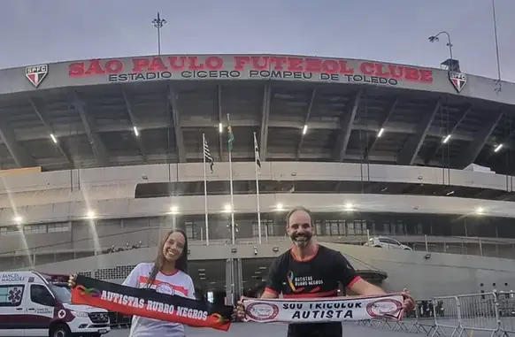 Líderes de torcidas de autistas de Flamengo e São Paulo (Foto: Arquivo Pessoal)