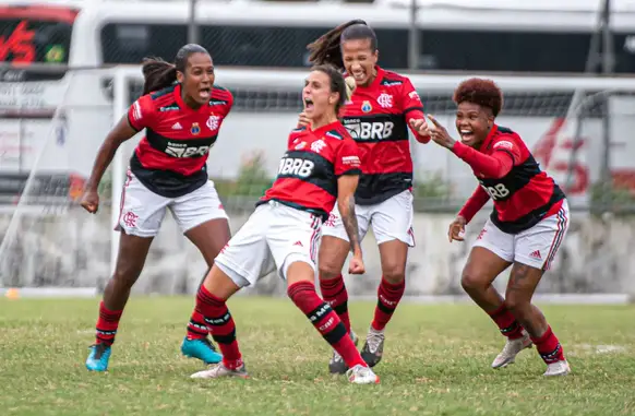 Meninas da Gávea em jogos (Foto: Divulgação/ Flamengo)
