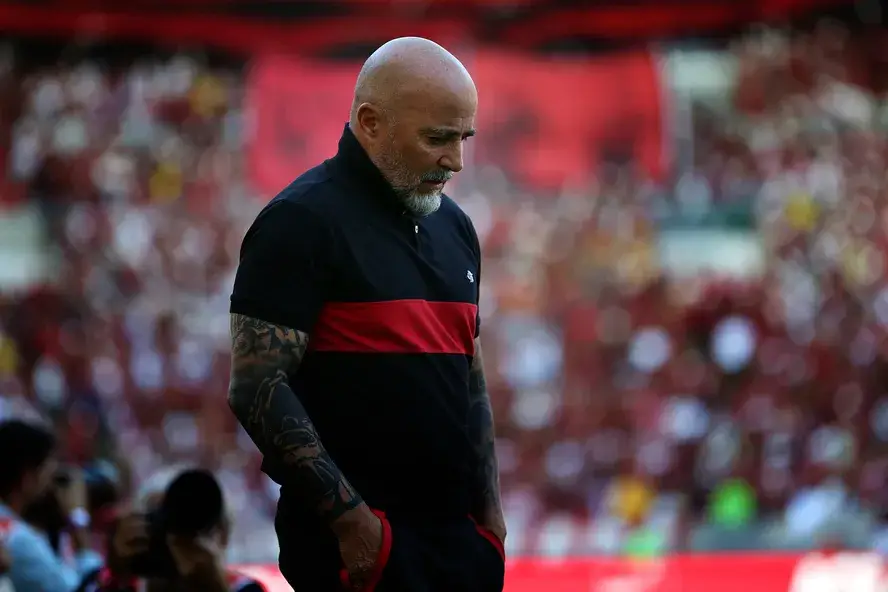 O clima ruim nos bastidores do Flamengo às vésperas de um final importante evidencia um atrito entre técnicos e jogadores