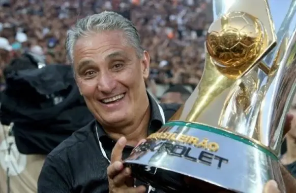 O último título por clubes que Tite conquistou foi o Campeonato Brasileiro de 2015 com o Corinthians (Foto: Meu Timão)