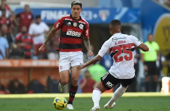 Pedro foi um dos jogadores muito criticado pela sua atuação abaixo do esperado (Foto: Instagram/ Flamengo)