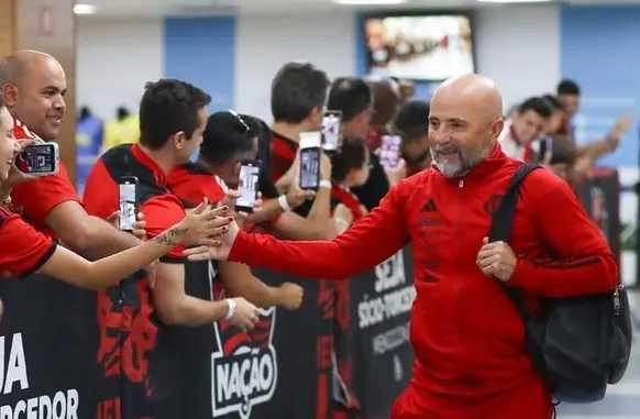 Sampaoli é o segundo técnico com o maior sálario do futebol brasileiro (Foto: Divulgação/ Perfil Oficial)