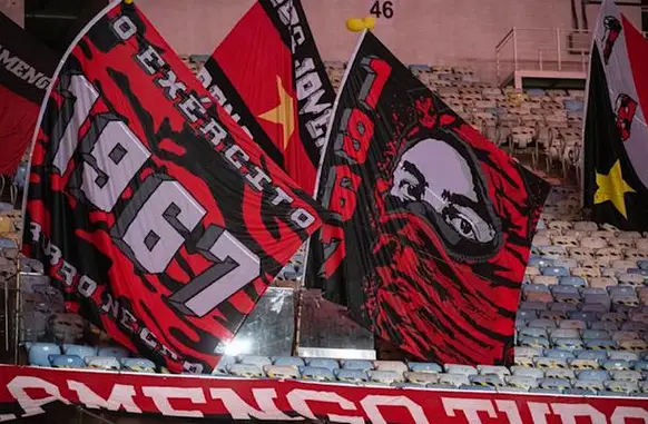 Torcidas organizadas do Flamengo ameaçam jogadores e dirigentes (Foto: Coluna do Fla)