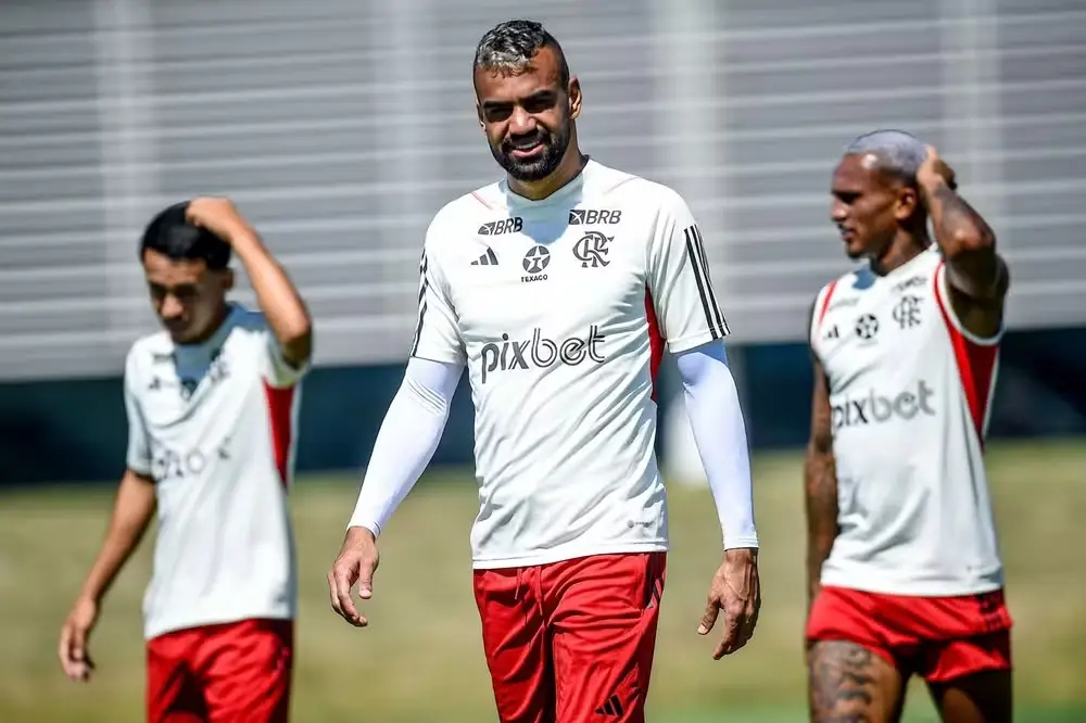 Flamengo renova contrato de Fabrício Bruno até 2028; veja os