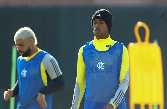 Gabi Gol e Bruno Henrique se destacam no treinamento (Foto: Gilvan de Souza /CRF)