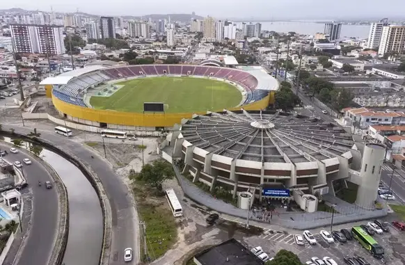 Vista aérea da Arena Batistão e do Ginásio Constâncio Vieira, em Aracaju (Foto: Igor Matias/Secom)