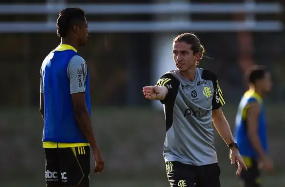 Filipe Luis e Bruno Henrique (Foto: Marcelo Cortes/ Flamengo)