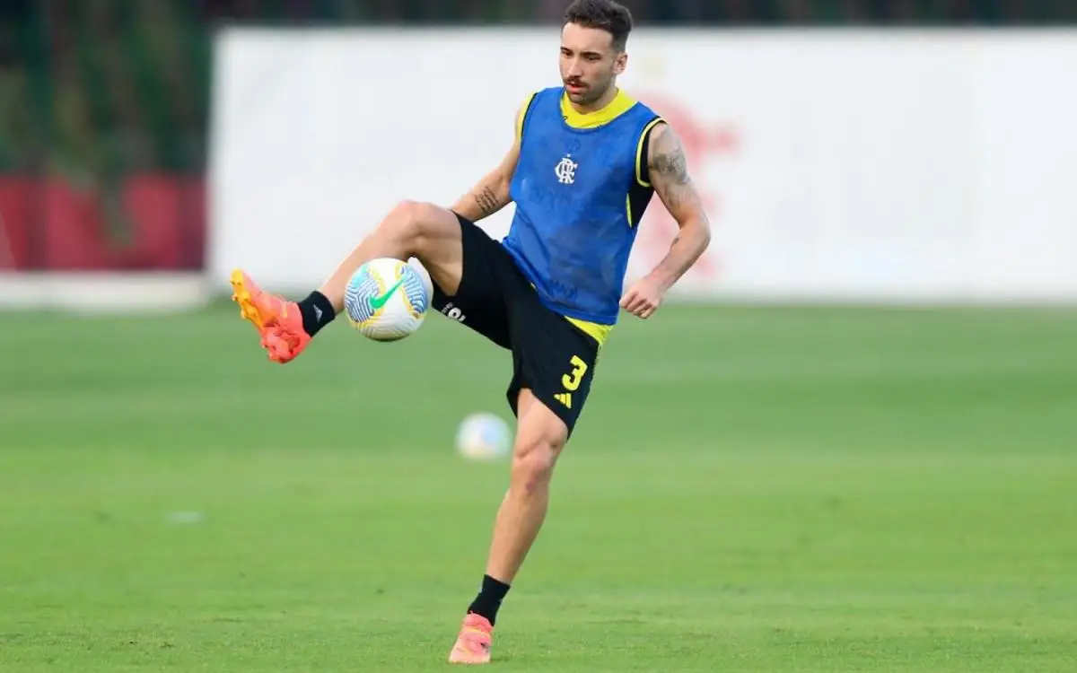 Léo Ortiz em treino do Flamengo