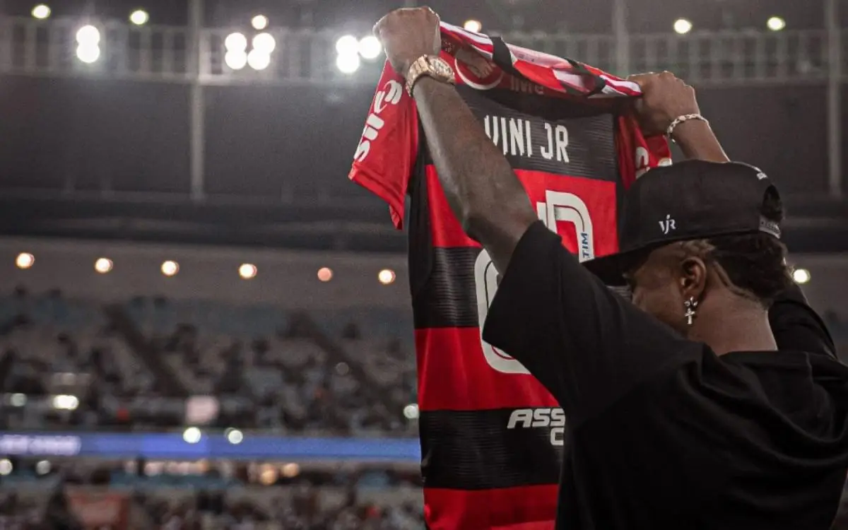 Vini Jr recebeu apoio do Flamengo após resultado polêmico na Bola de Ouro