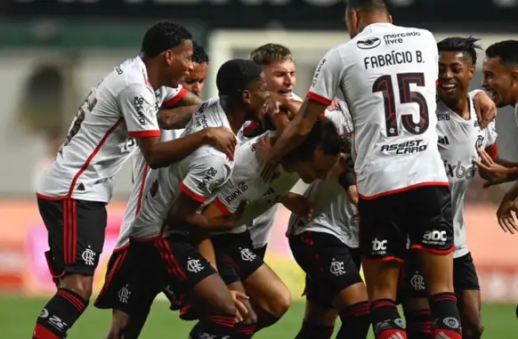 David Luiz marcou o gol da vitória do Flamengo sobre o Cruzeiro (Foto: Divulgação/Flamengo)