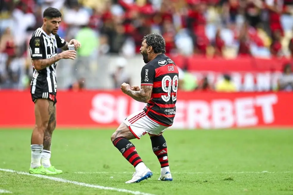 Gabigol comemora o seu primeiro gol em Flamengo x Atlético-MG