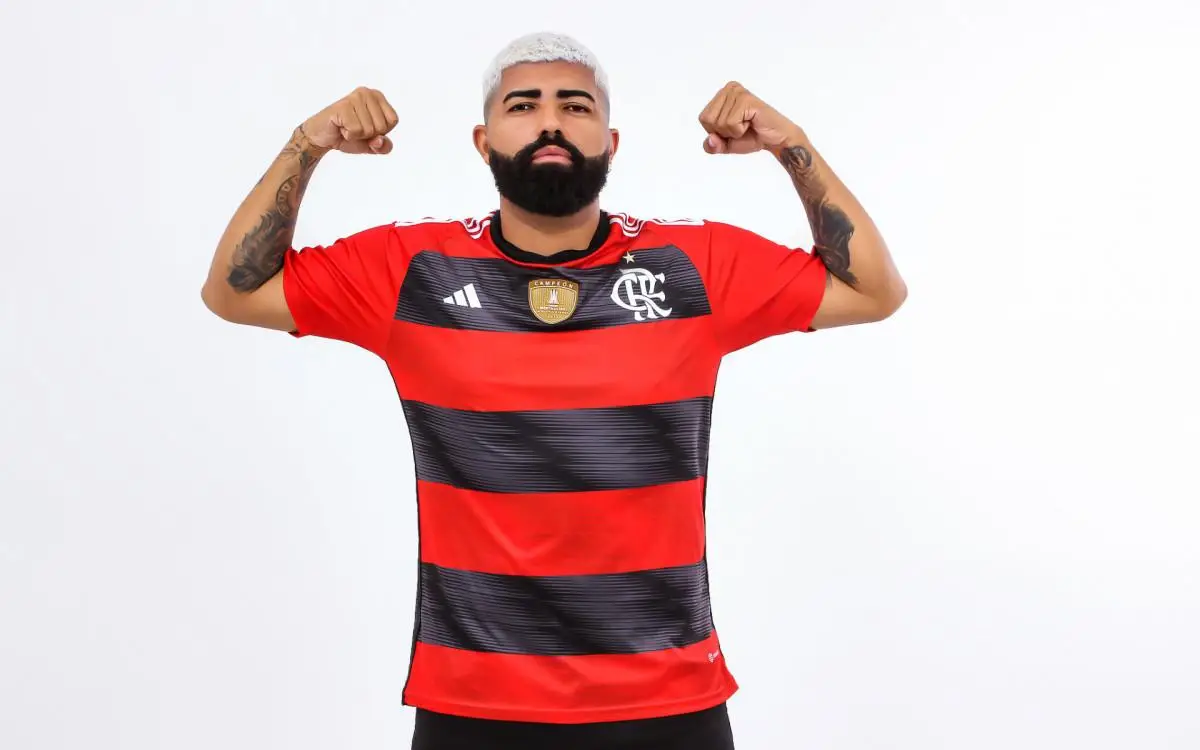 Sósia do Gabigol vai manter personagem mesmo após saída do ídolo