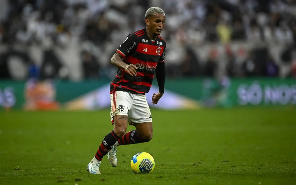 Wesley é lateral-direito do Flamengo