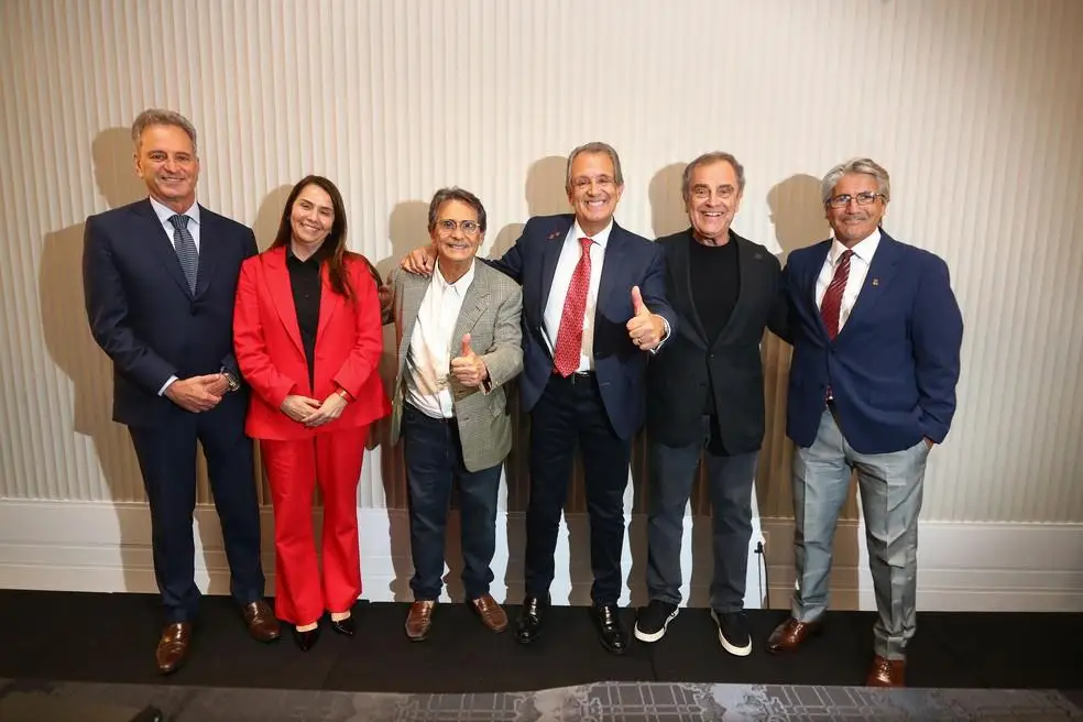 Bap com Landim, Patrícia Amorim, Hélio Ferraz, Kleber Leite e Luís Augusto Veloso, ex-presidentes do Flamengo