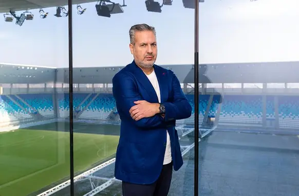 José Boto em sua chegada ao Osijek, da Croácia (Foto: Divulgação / Osijek)