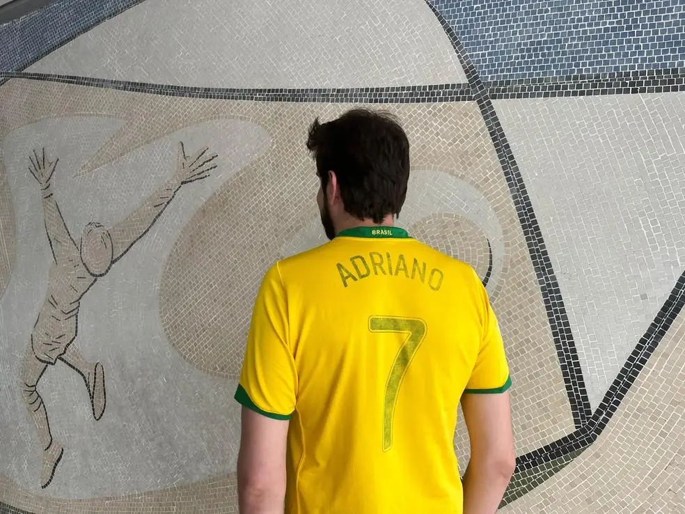 Leonardo Chaves é fã de Adriano desde 2004