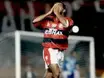 Romário retorna ao Maracanã após 25 anos em despedida de Adriano