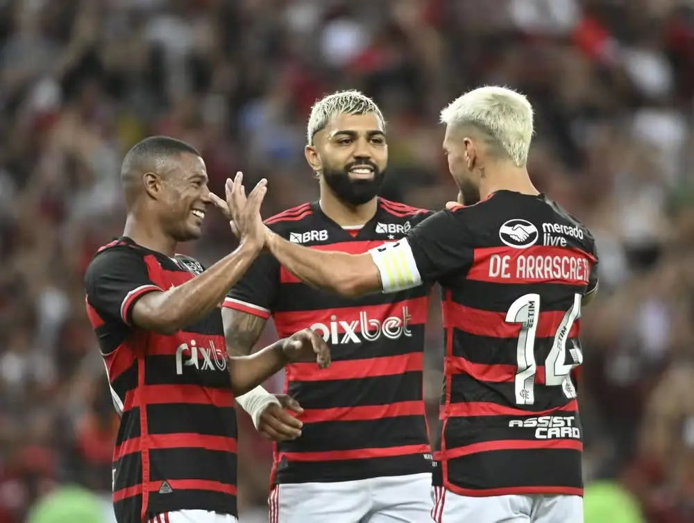 Arrascaeta, De La Cruz e Gabigol celebram goleada do Flamengo contra Boavista