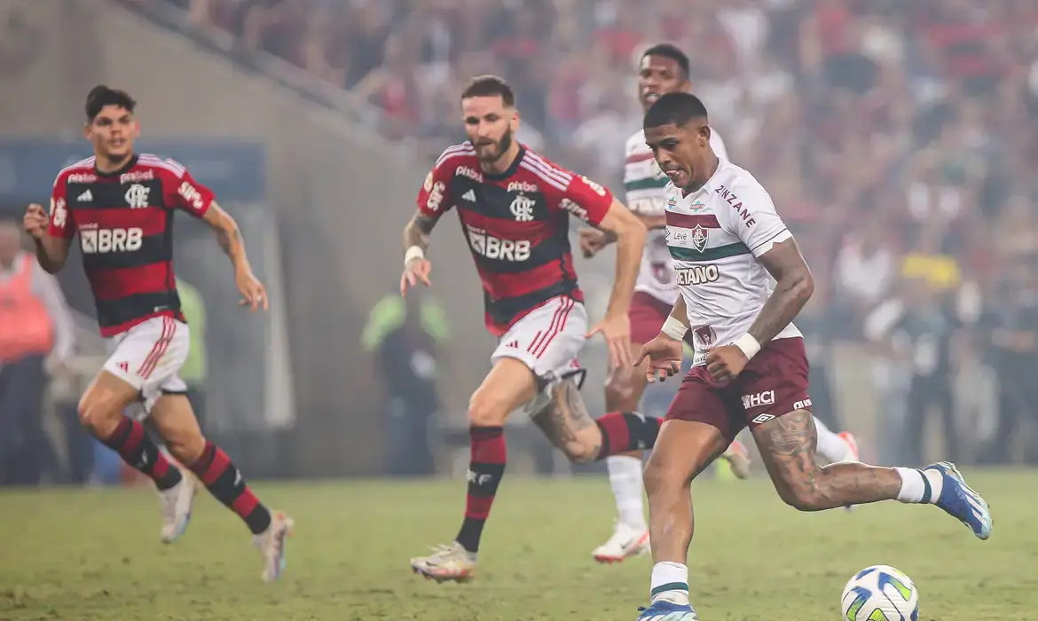 Clássico entre Flamengo x Fluminense