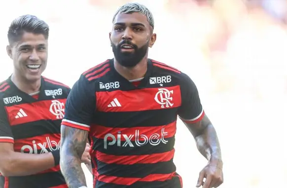 Gabigol e Luiz Araújo (Foto: Gilvan de Soua / C.R. Flamengo)