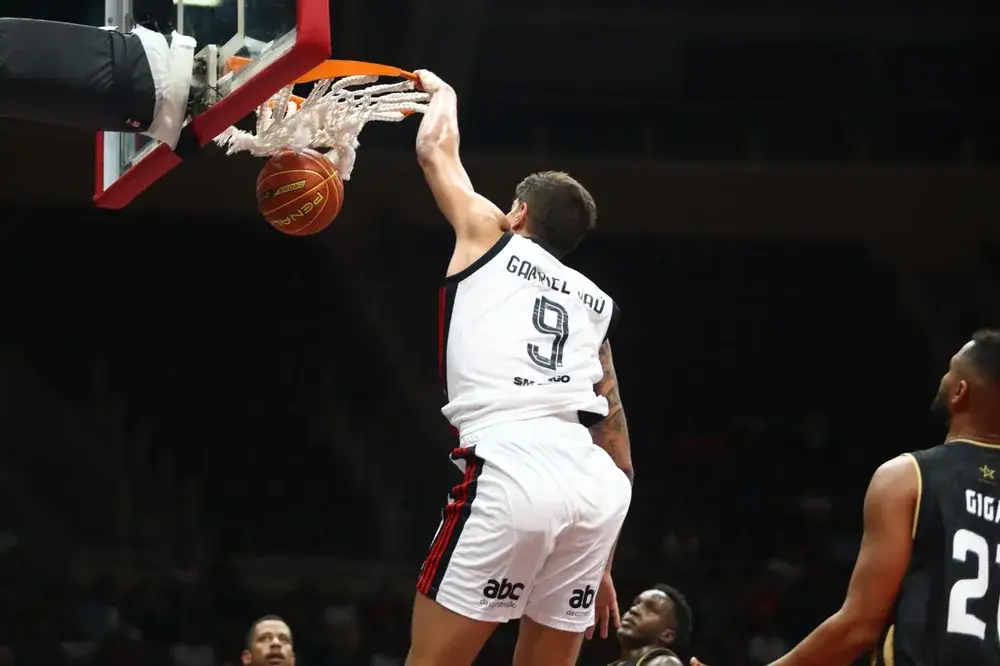 Gabriel Jaú é o maior pontuador da partida contra o Botafogo pelo NBB