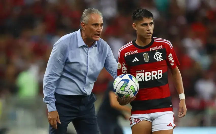 Renato Maurício Prado criticou o atacante Luiz Araújo, do Flamengo