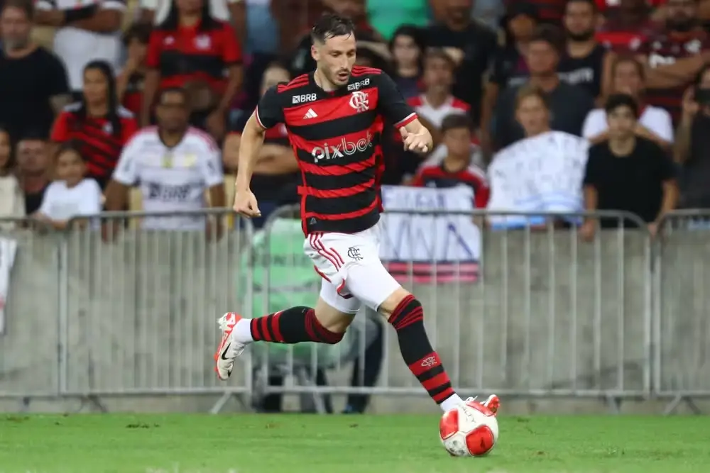 Viña em sua estreia pelo Flamengo