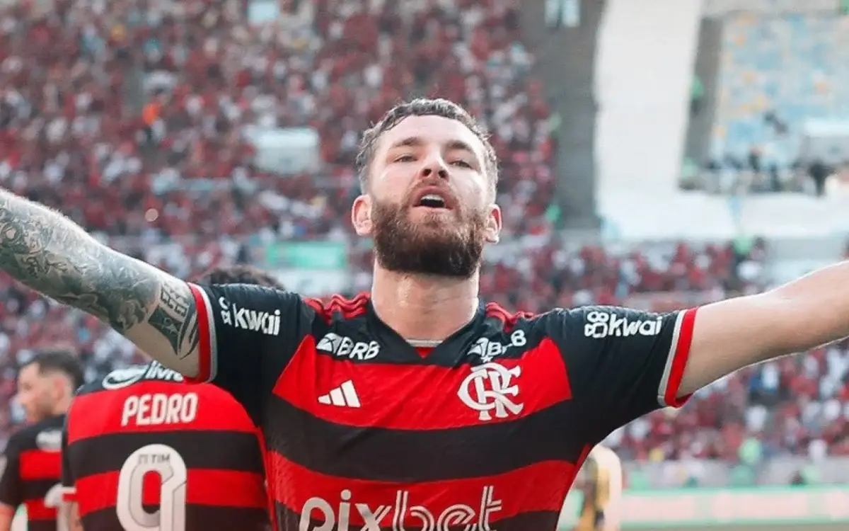 Léo Pereira marcou, de falta, um dos gols do Flamengo contra o Madureira