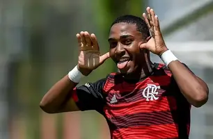 Lorran negocia renovação no Flamengo (Foto: Marcelo Cortes/Flamengo)