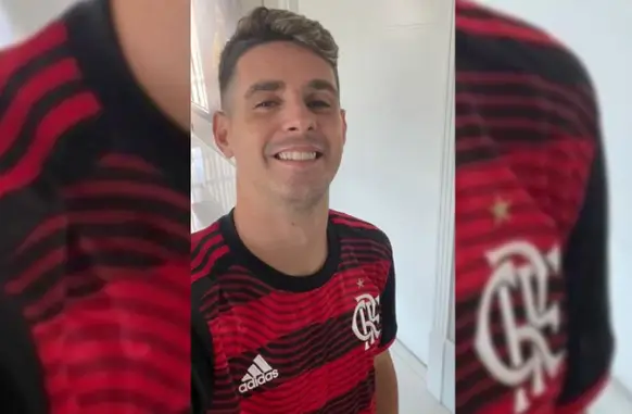 Oscar posta foto com camisa do Flamengo (Foto: Reprodução Internet)