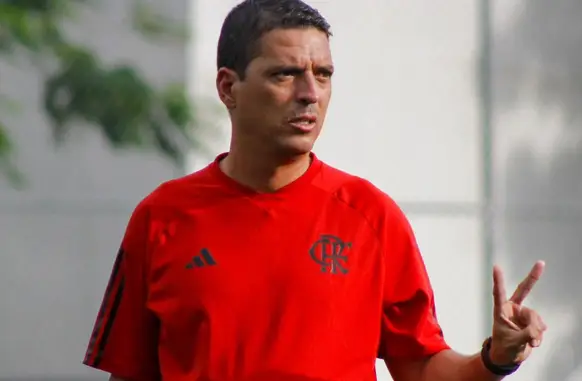 Raphael Bahia é o técnico do time sub-20 B do Rubro-Negro (Foto: Divulgação/Flamengo)