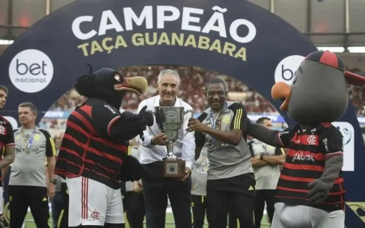 Tite comemora título da Taça Guanabara 2024 pelo Flamengo