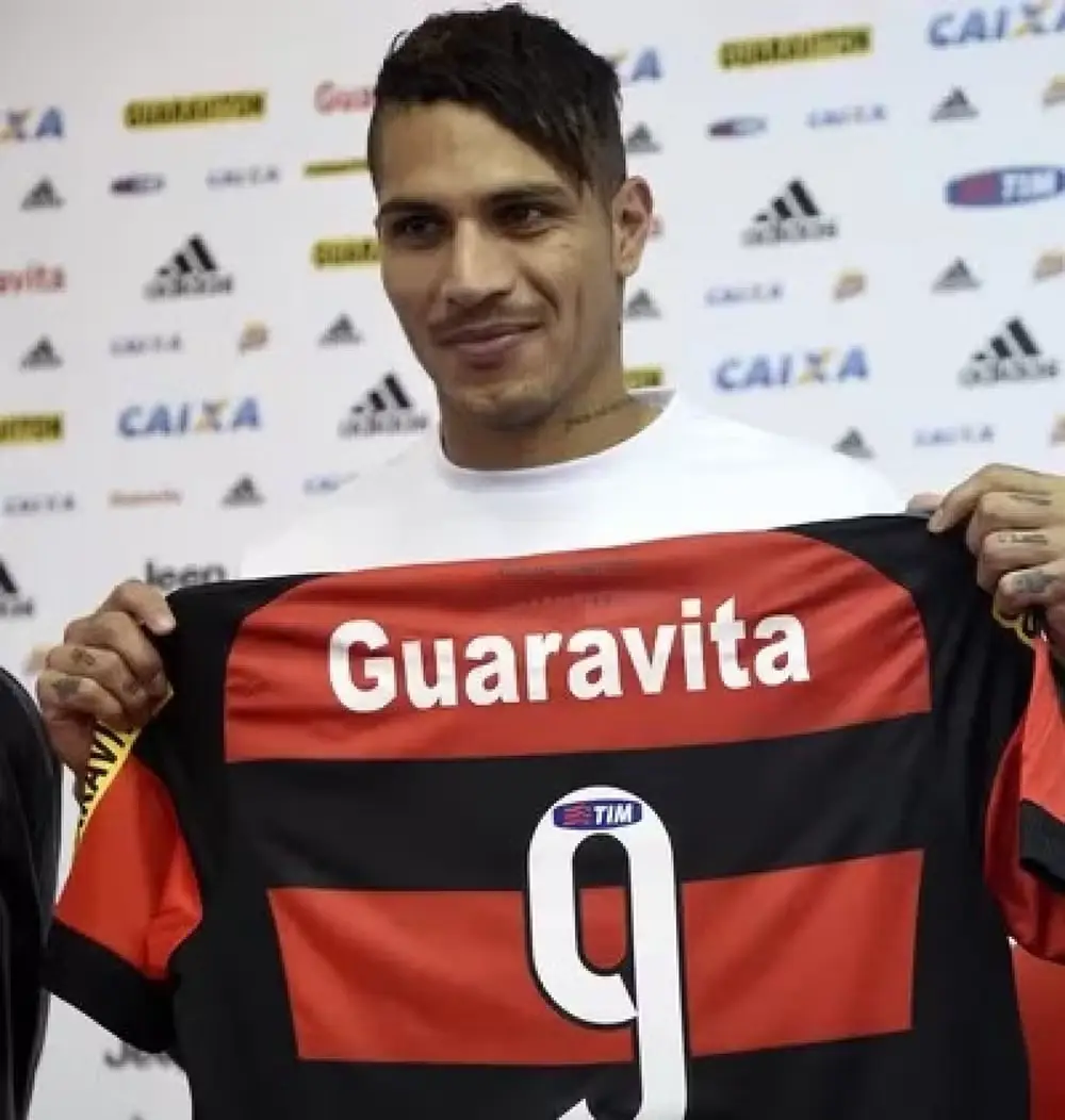 Camisa com o patrocínio da Viton 44 na chegada de Guerrero ao Flamengo