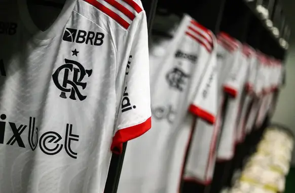 Camisa do Flamengo, manto. (Foto: Gilvan de Souza / CRF)