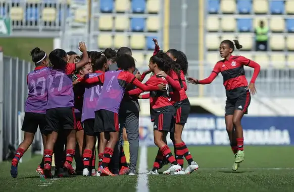 Time do Flamengo no Brasileiro Feminino Sub-17 em 2023 (Foto: Adriano Fontes/CBF)