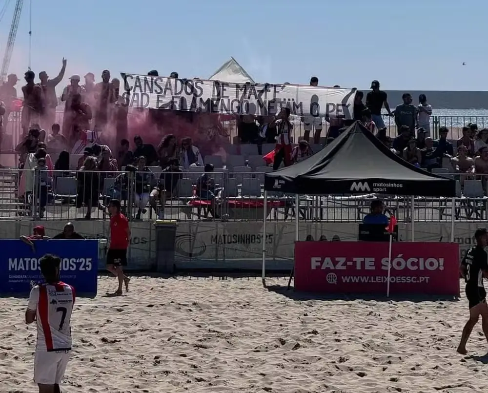 Torcida do Leixões protesta contra possibilidade de parceria com Flamengo