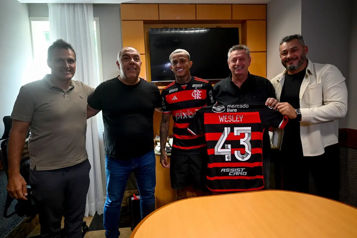 Wesley renovou o contrato.