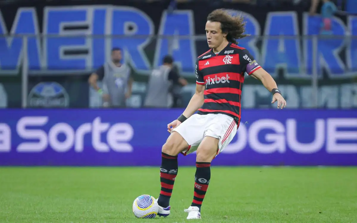 David Luiz em ação na derrota do Flamengo para o Grêmio