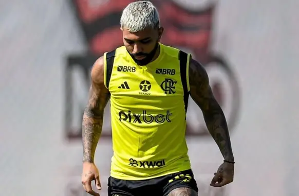 Gabigol em treino no Ninho do Urubu (Foto: Marcelo Cortes /CRF)