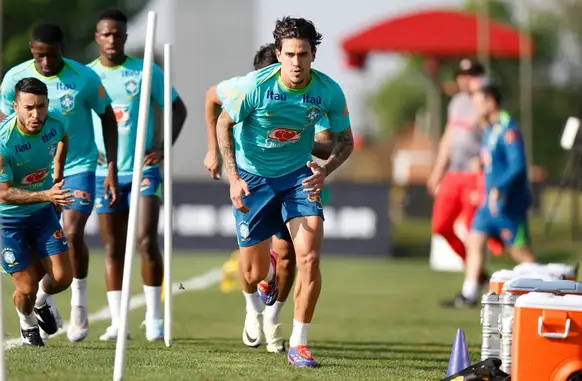 Pedro se lesionou em treino da Seleção Brasileira na Data Fifa (Foto: Rafael Ribeiro/CBF)