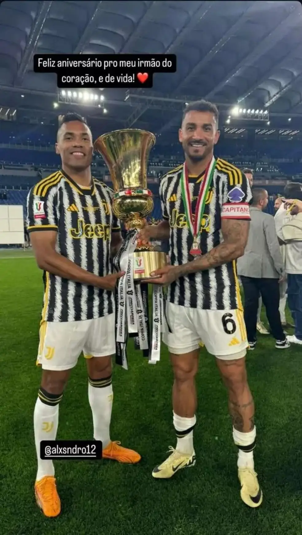 Alex Sandro e Danilo juntos pela Juventus