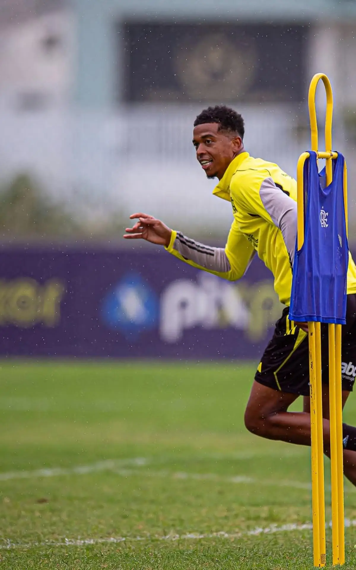 Carlinhos em treino do Flamengo