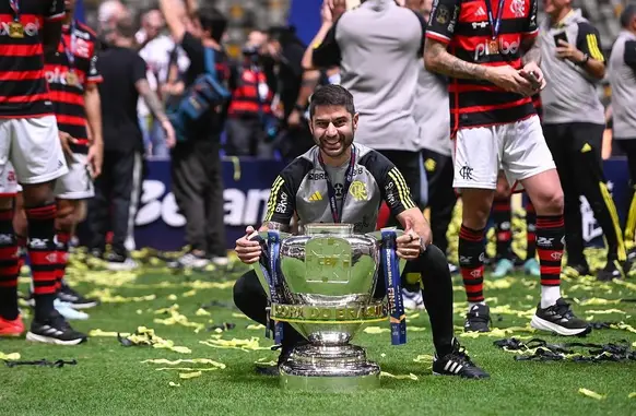 Dr Tannure fez parte do Flamengo por 22 anos (Foto: @drtannure)