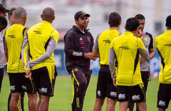 Elenco do Flamengo no Carioca viaja para focar em próximo jogo (Foto: Paula Reis/Flamengo)