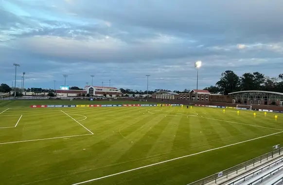 Estádio Donald Dizney (Foto: Emanuelle Ribeiro)