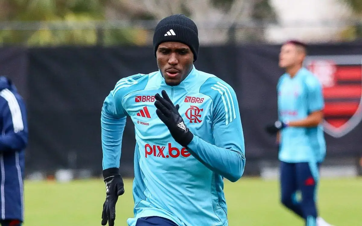 Evertton Araújo em treino do Flamengo