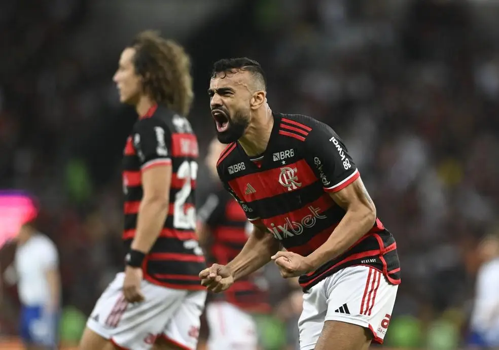 Fabrício Bruno, do Flamengo, festeja gol sobre o Cruzeiro