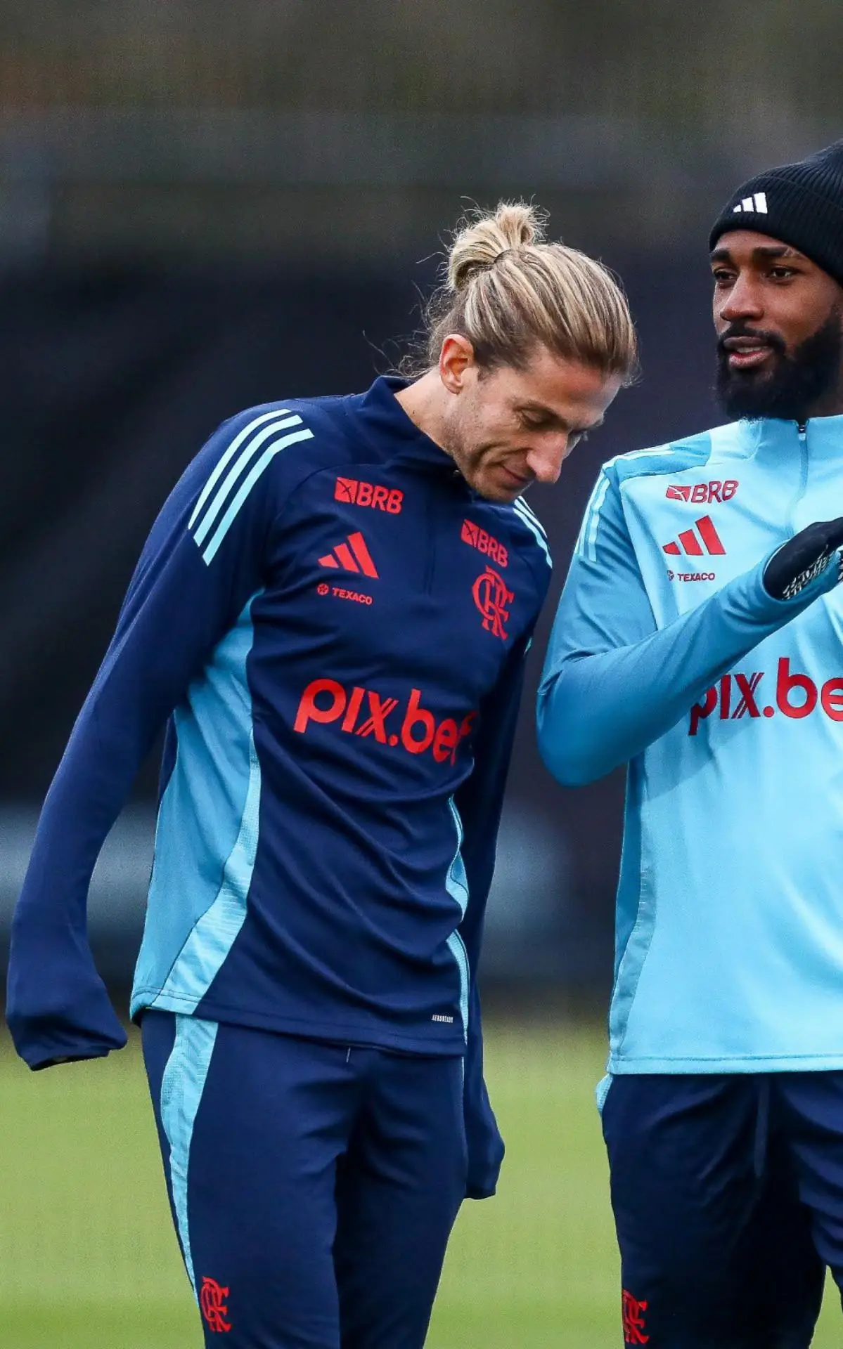 Filipe Luís e Gerson em treino nos Estados Unidos